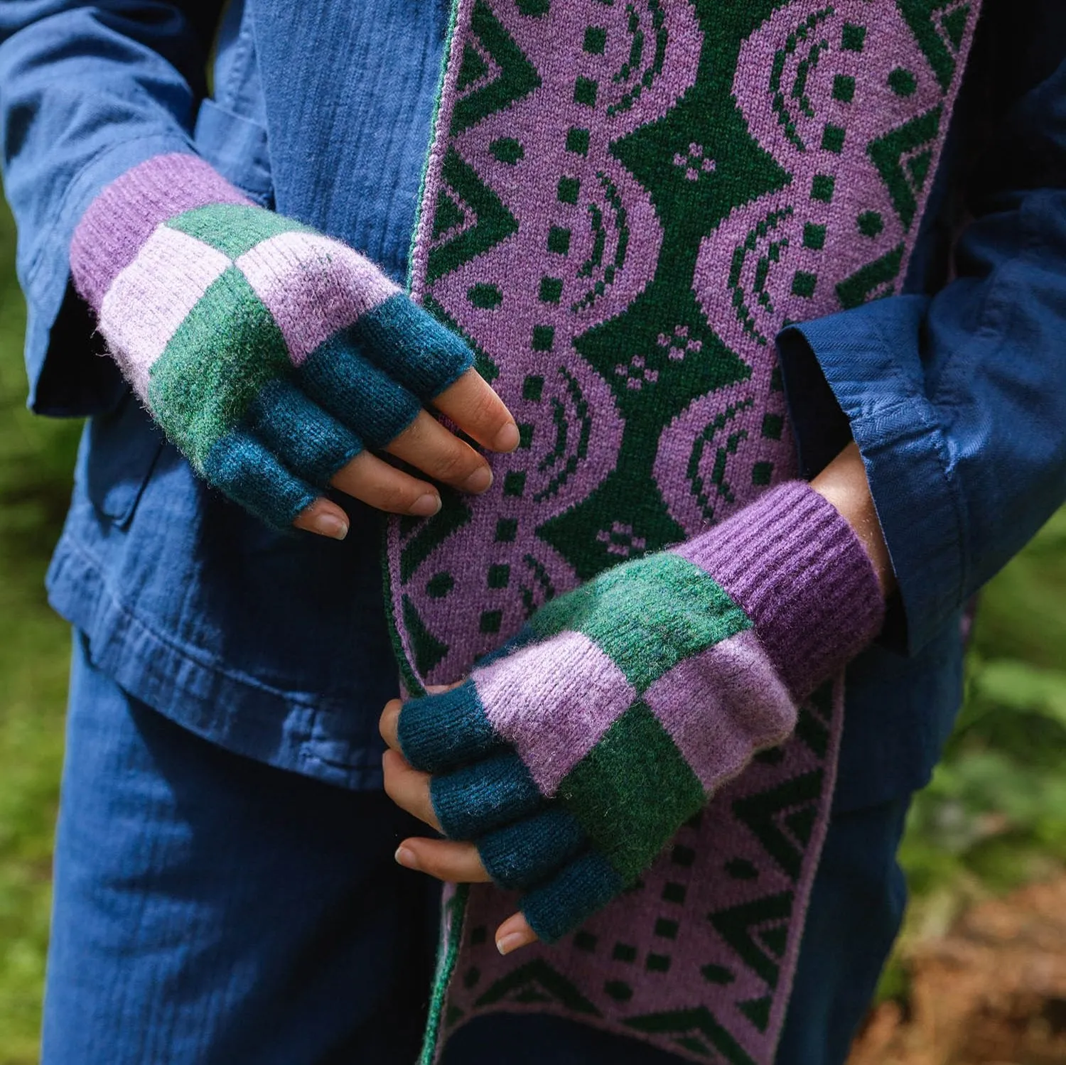 Wychwood Fingerless Gloves - Wisteria